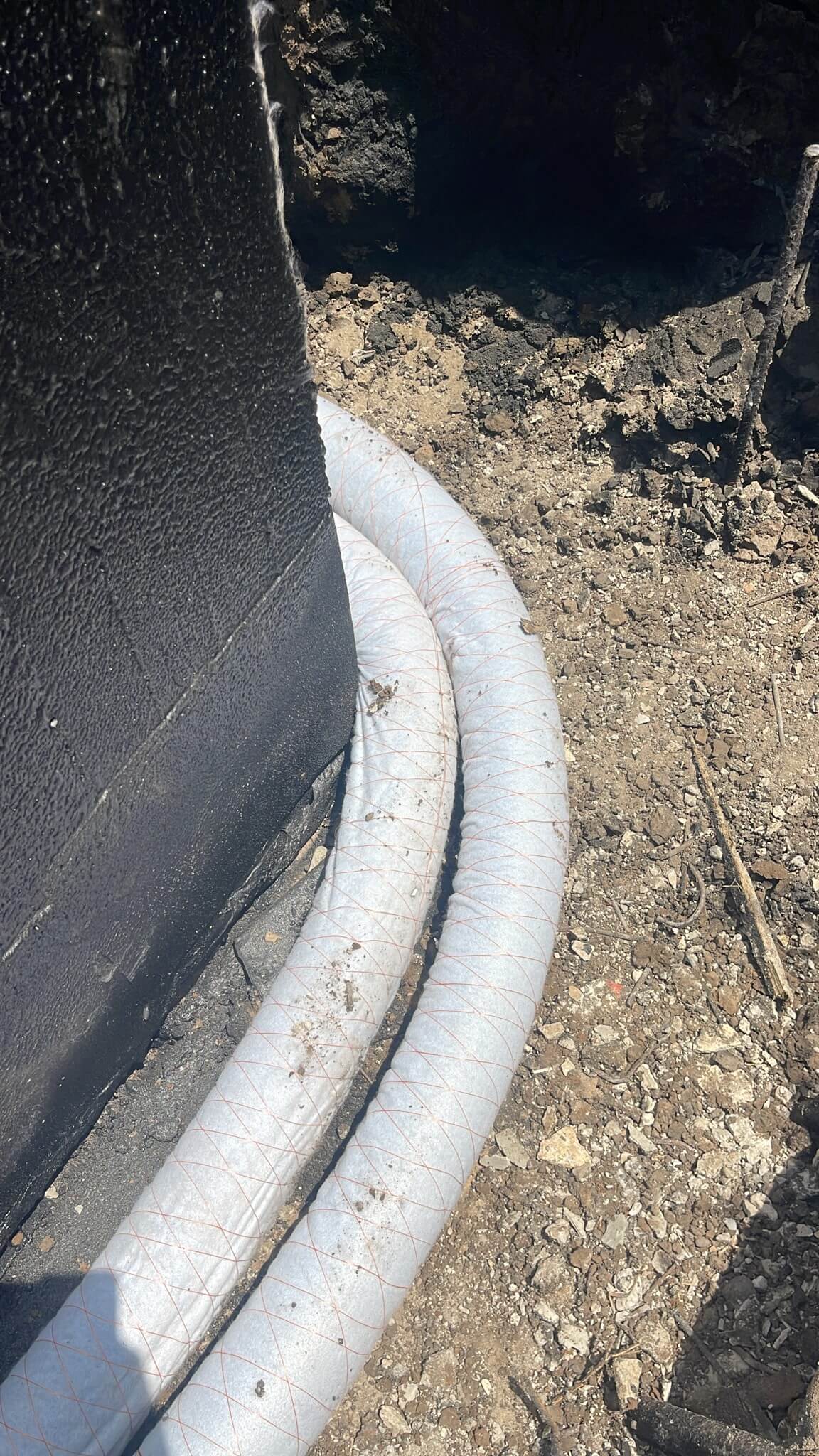 מערכת ניקוז צמוד מבנה בקירות מרתף מערכת ניקוז צמוד מבנה בקירות מרתף