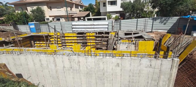 פירוק הטפסנות ובדיקת קירות המרתף